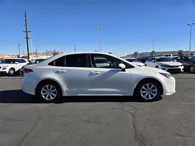 Certified 2021 Toyota Corolla LE image 3