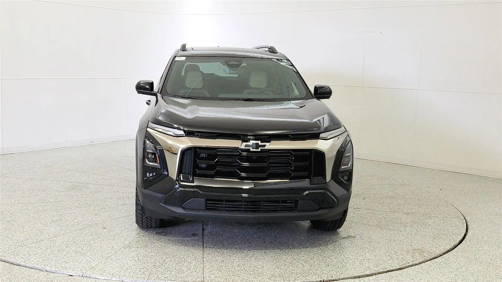 New 2026 Chevrolet Equinox ACTIV w/ Convenience Package III AWD/4WD image 2