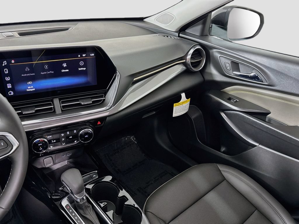 New 2026 Chevrolet Trax ACTIV w/ Sunroof Package FWD image 23
