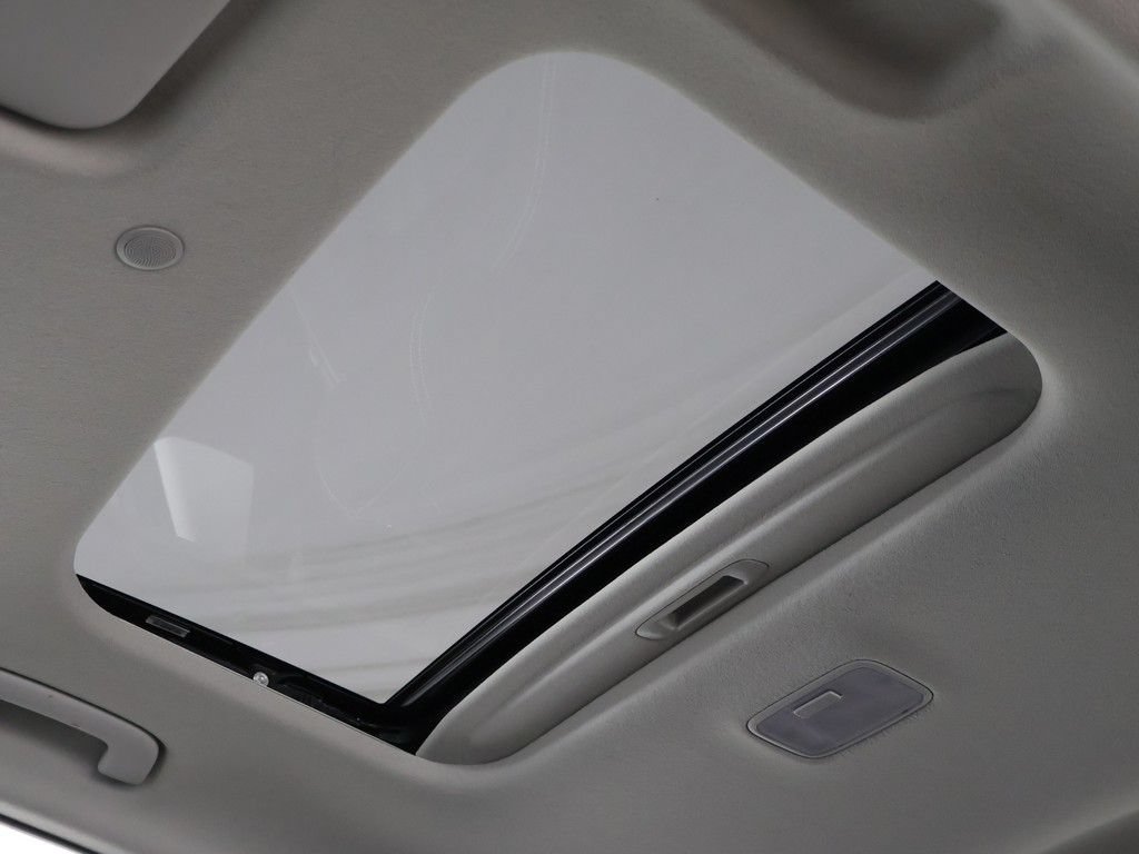 Certified 2024 Hyundai Venue SEL FWD image 16