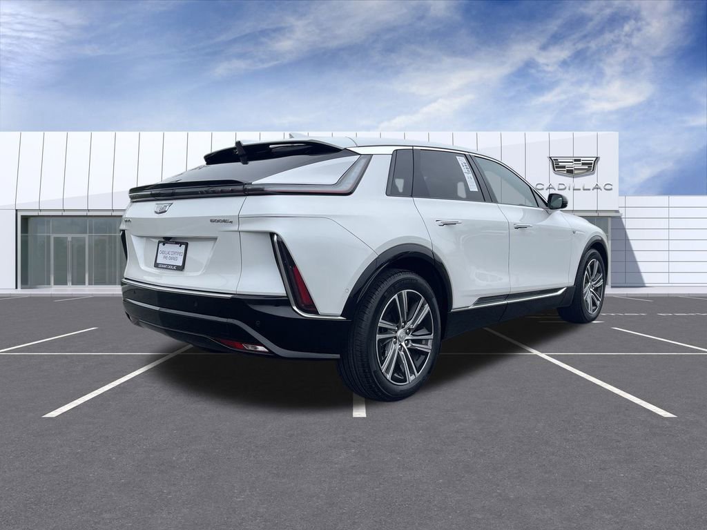 Certified 2024 Cadillac Lyriq Luxury image 8