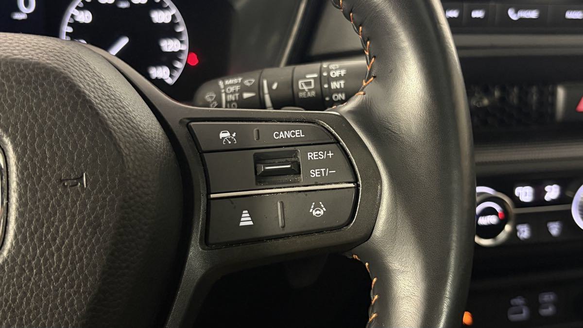 Used 2025 Honda CR-V Sport image 16