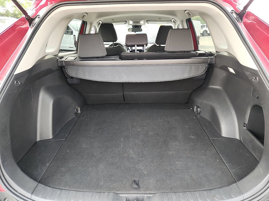 Used 2025 Toyota RAV4 XLE AWD/4WD image 28