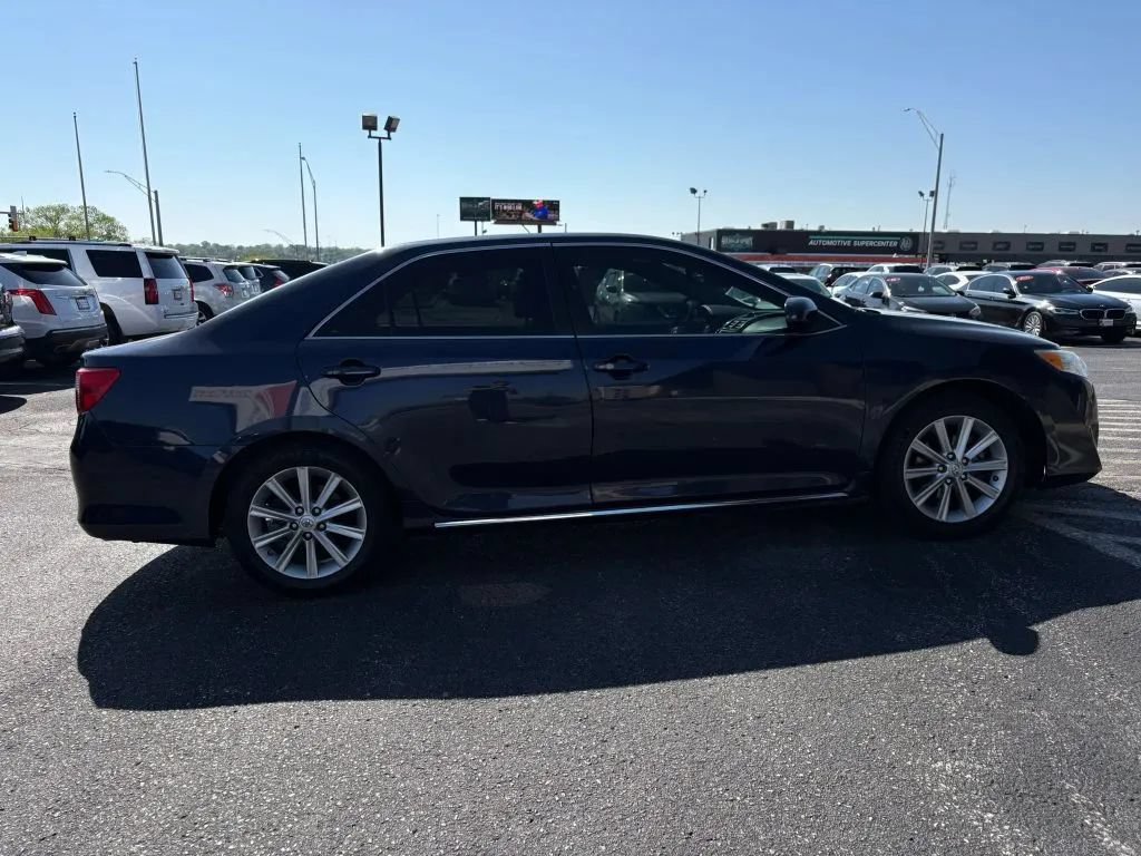 Used 2014 Toyota Camry XLE w/ Leather Package FWD image 6