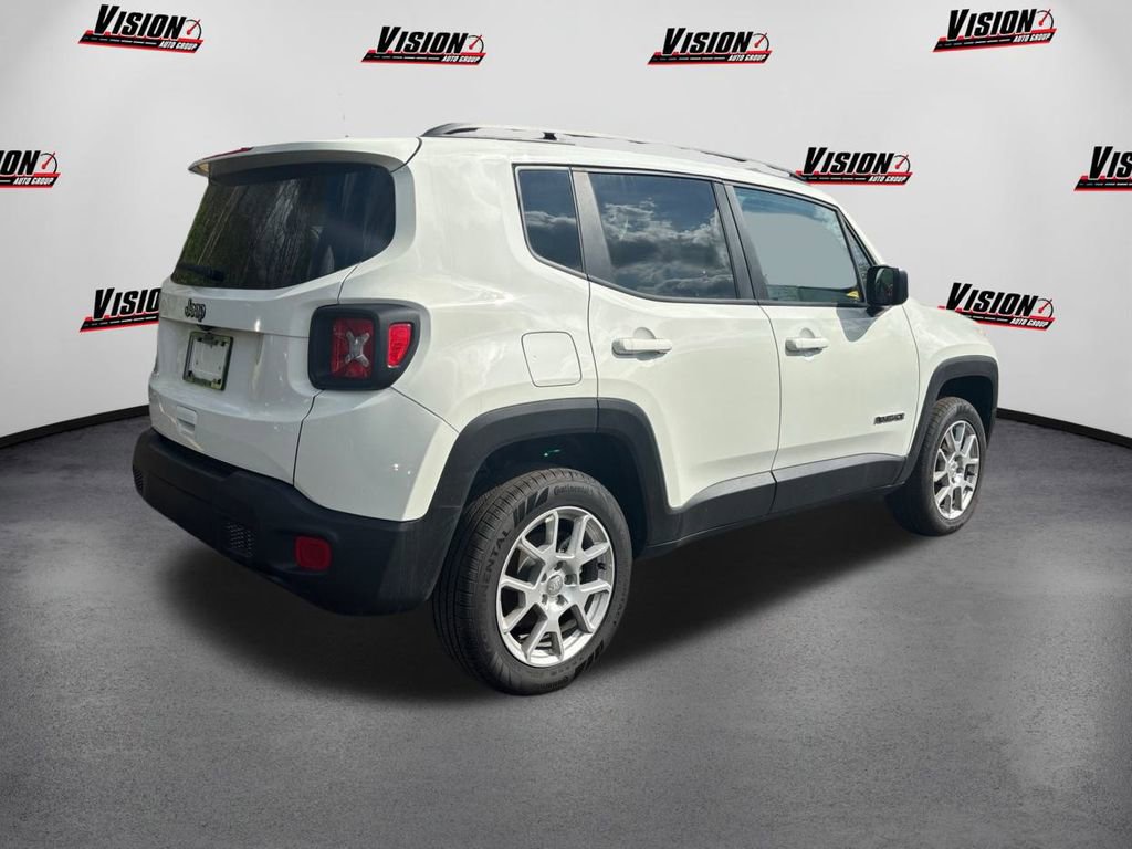 Used 2023 Jeep Renegade Latitude w/ Sun/Sound Group AWD/4WD image 5