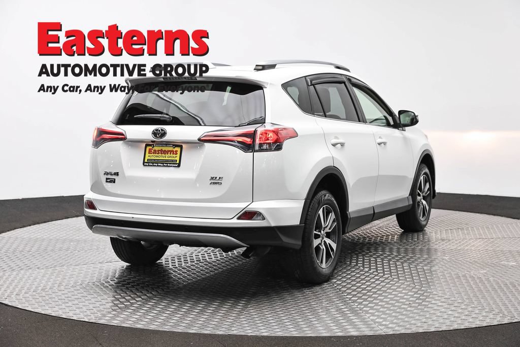 Used 2018 Toyota RAV4 XLE AWD/4WD image 5