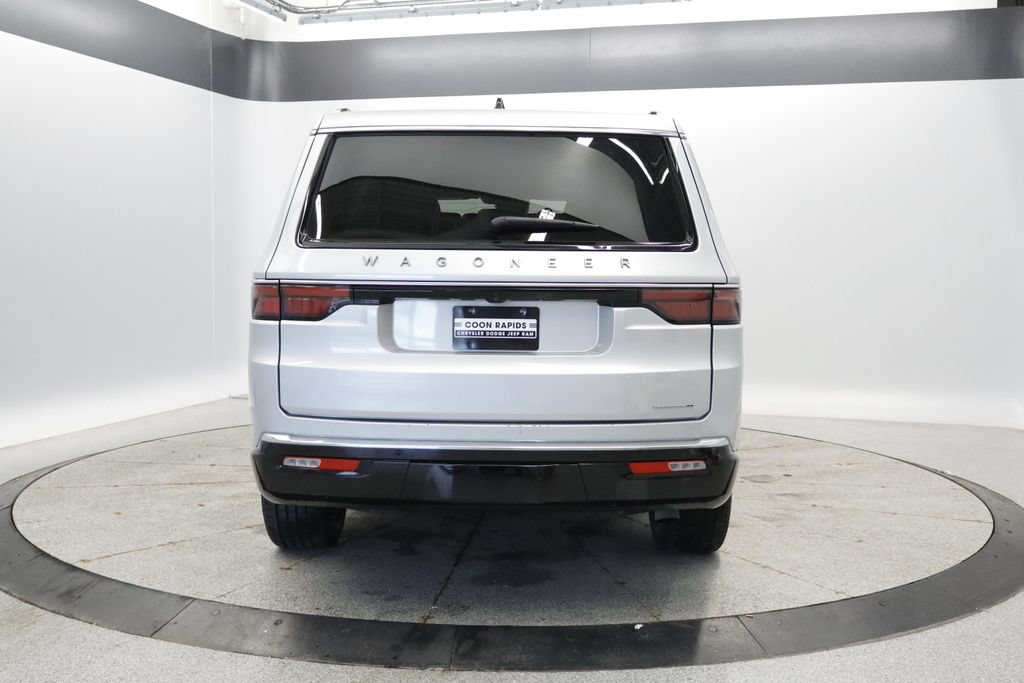 Certified 2024 Jeep Wagoneer Series II w/ Flexible Seating Group AWD/4WD image 4