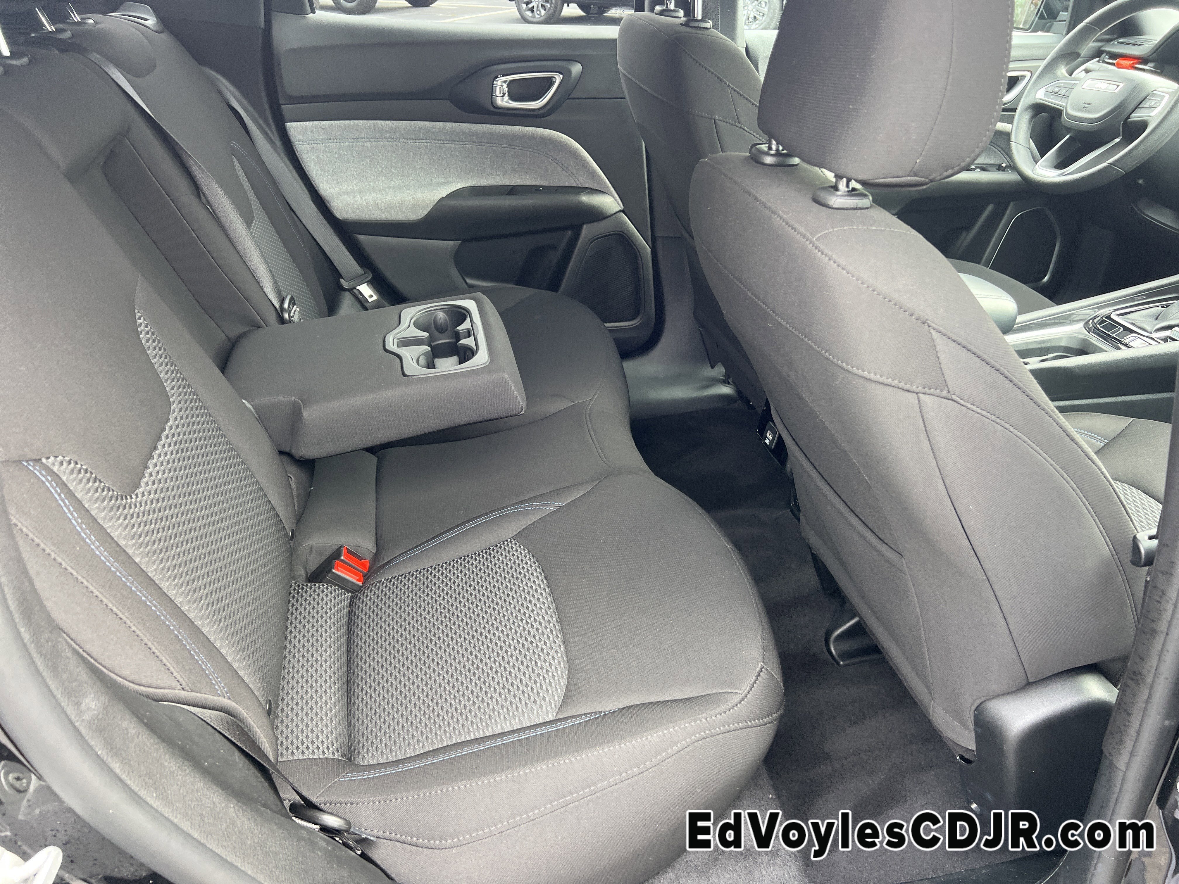 Used 2023 Jeep Compass Sport image 18