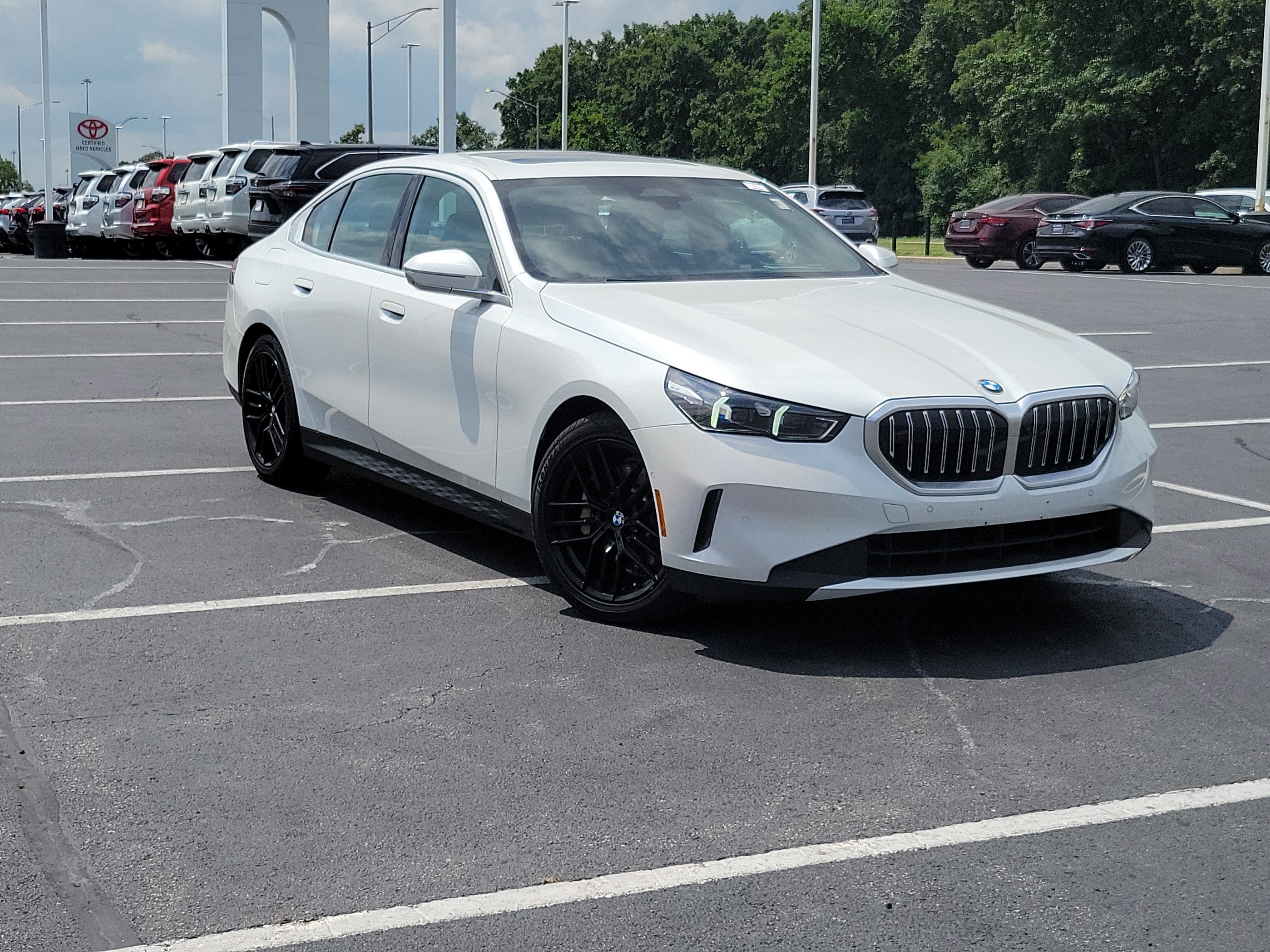 Used 2024 BMW 530i xDrive AWD/4WD image 32