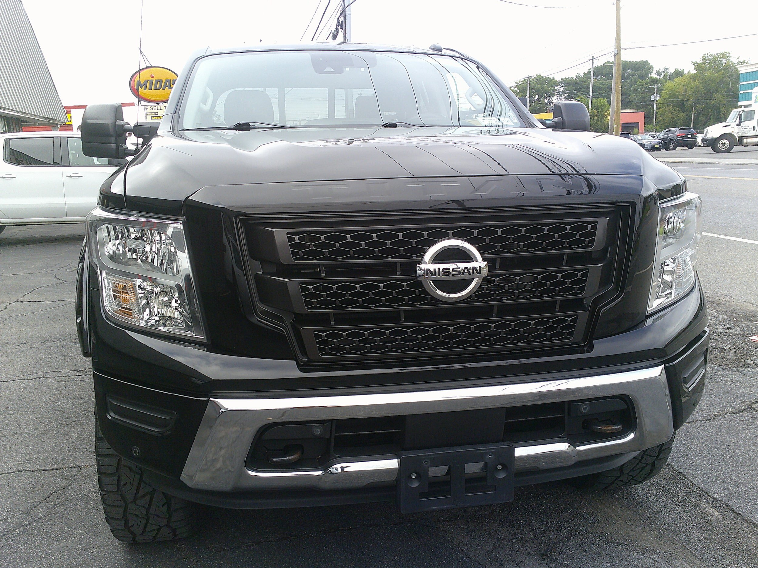 Used 2021 Nissan Titan SV w/ SV Convenience Package AWD/4WD image 16