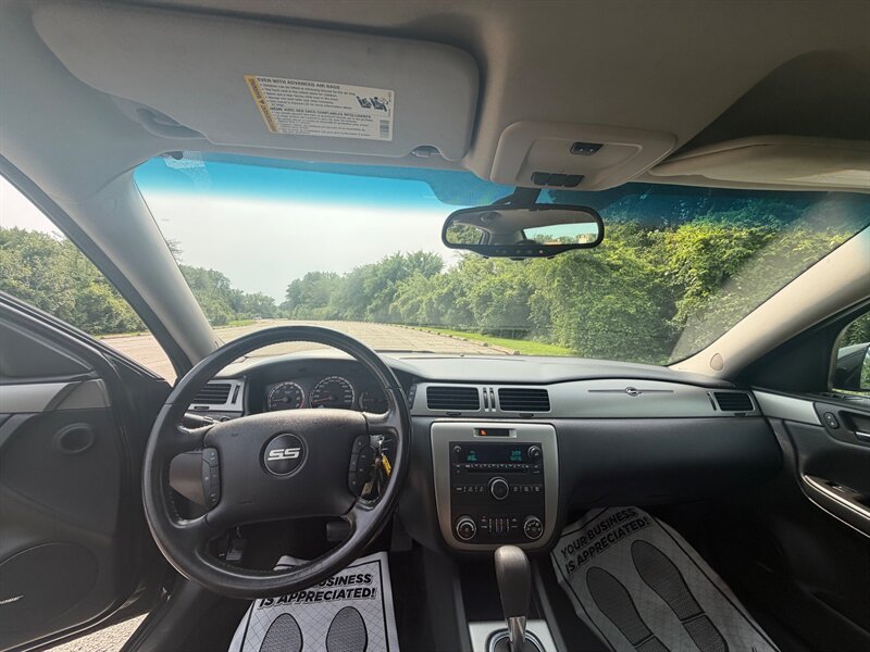 Used 2006 Chevrolet Impala SS FWD image 10