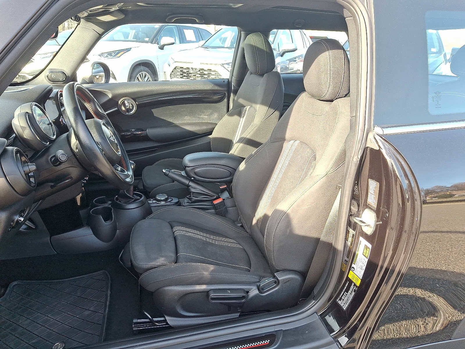 Used 2018 MINI Cooper S image 13