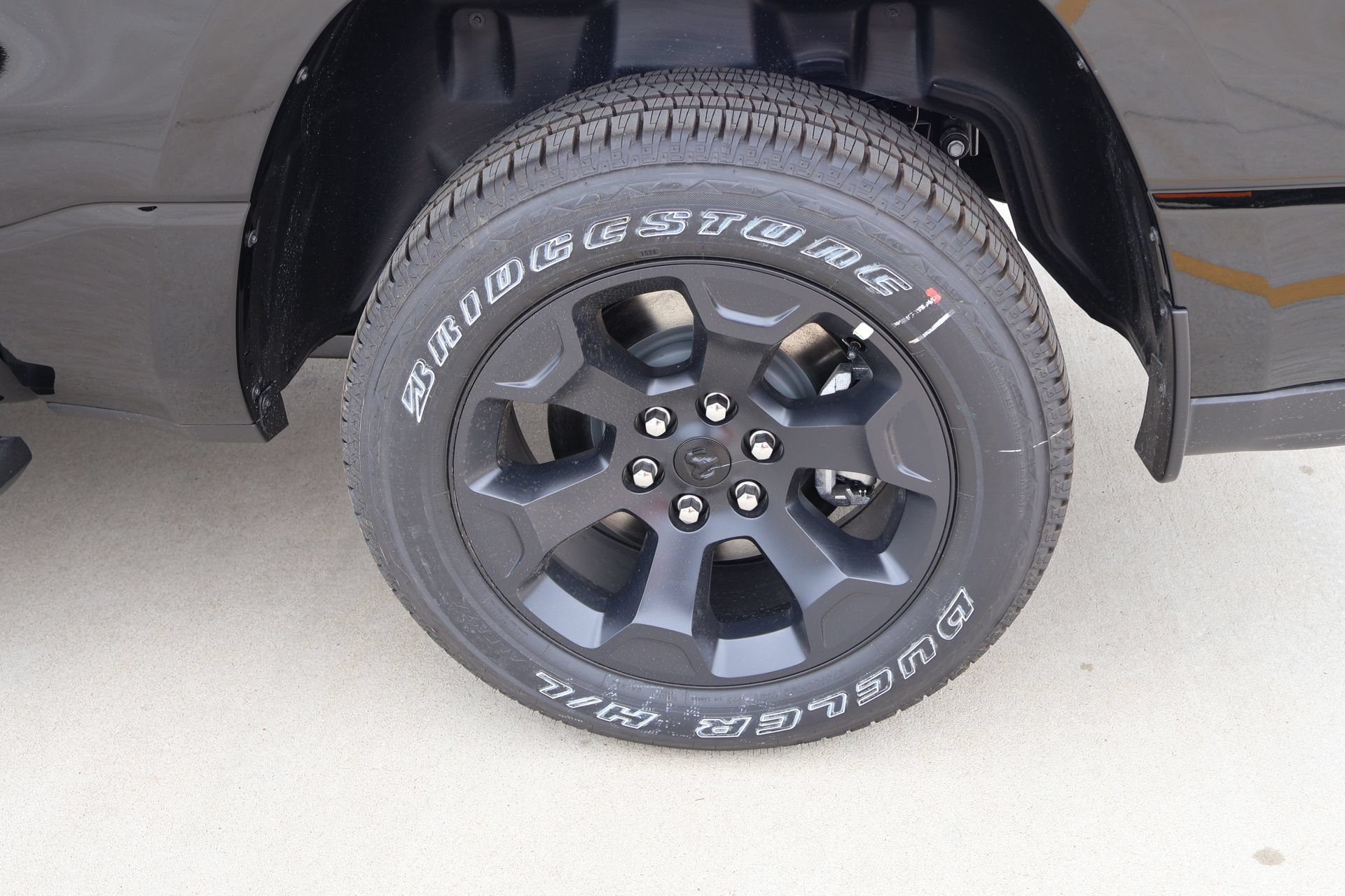 New 2026 RAM 1500 Express AWD/4WD image 17