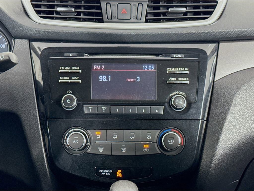 Used 2016 Nissan Rogue S image 23