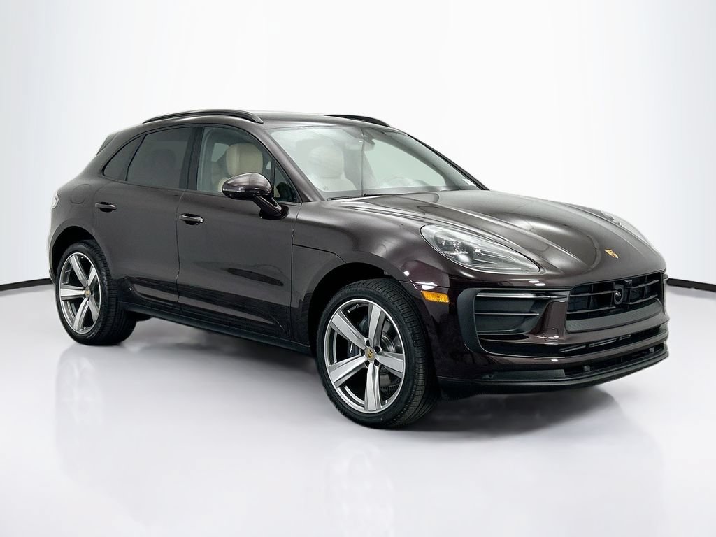 Used 2026 Porsche Macan AWD/4WD image 9
