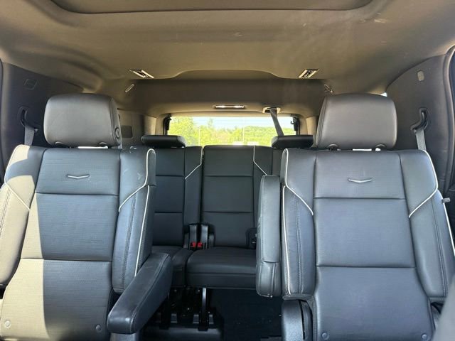 Used 2021 Cadillac Escalade Premium Luxury AWD/4WD image 16