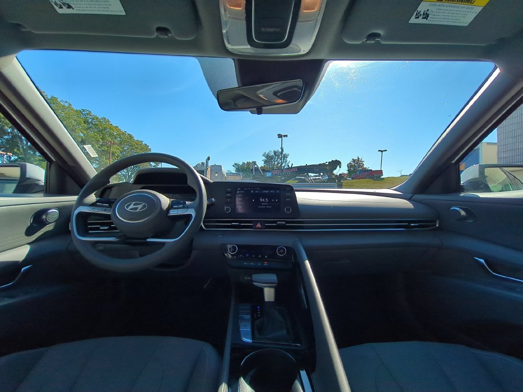 Used 2026 Hyundai Elantra Hybrid FWD image 25