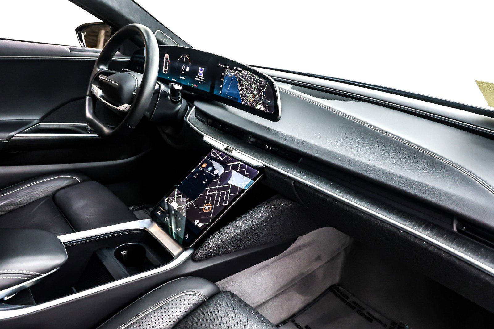 Used 2024 Lucid Air Touring image 16