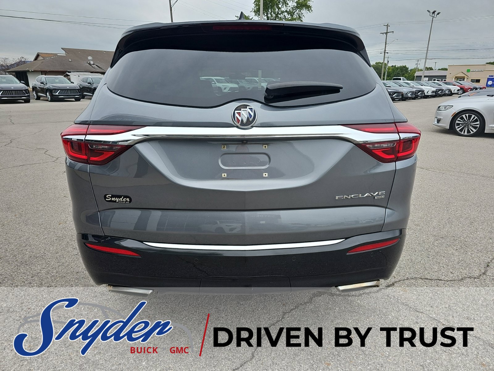 Used 2019 Buick Enclave Essence AWD/4WD image 6