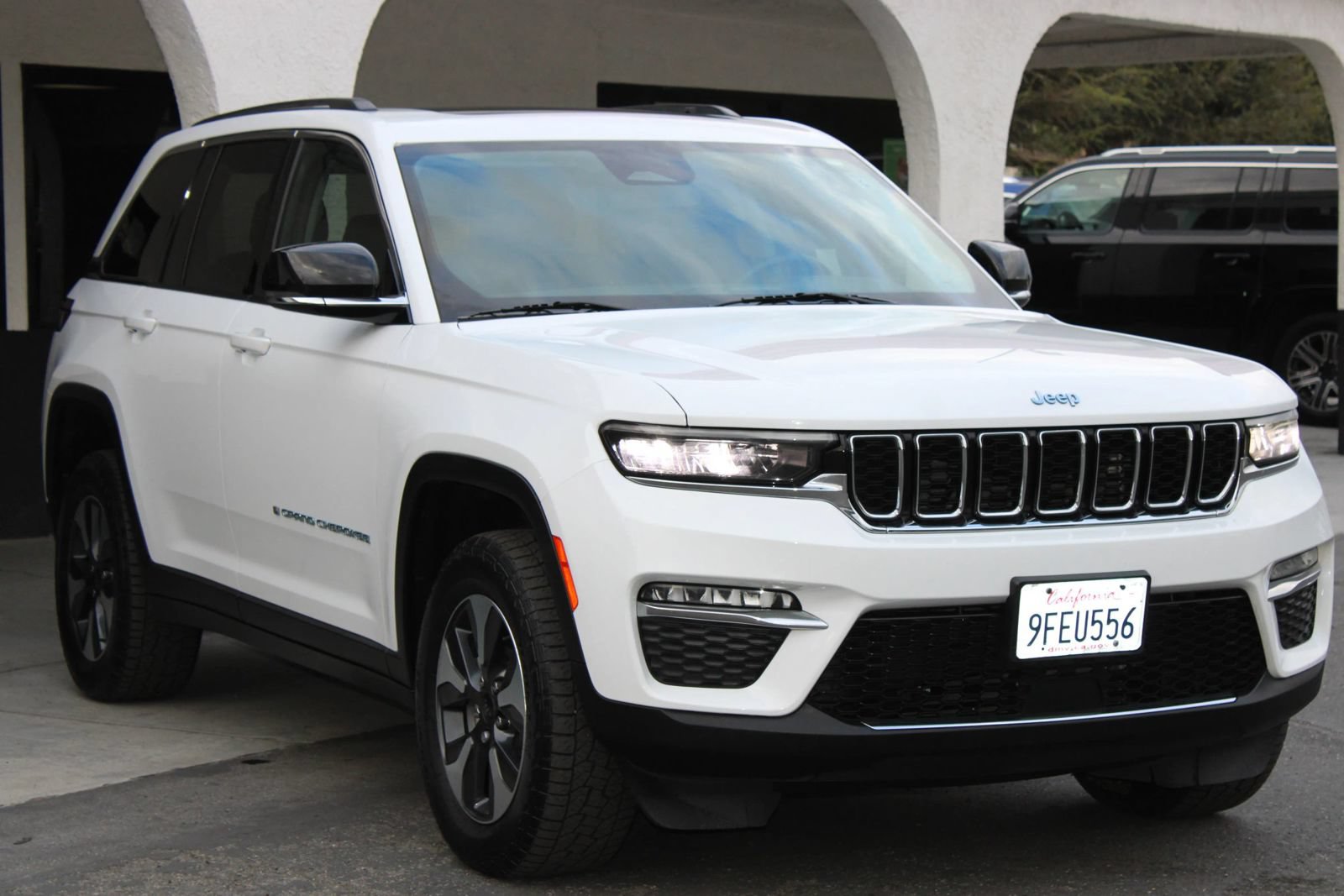 Used 2022 Jeep Grand Cherokee Limited 4xe AWD/4WD image 3