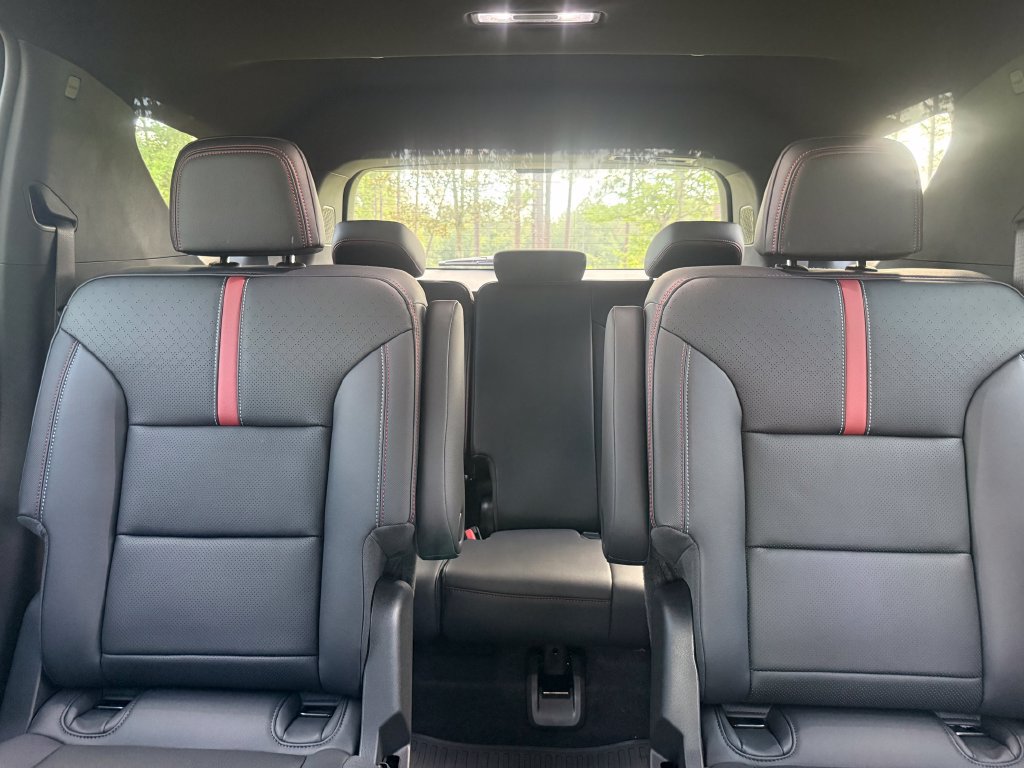 New 2026 Chevrolet Traverse RS w/ LPO, Floor Liner Package FWD image 26