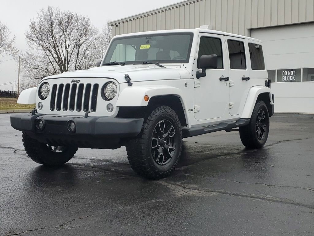 Used 2018 Jeep Wrangler Unlimited Sahara image 3