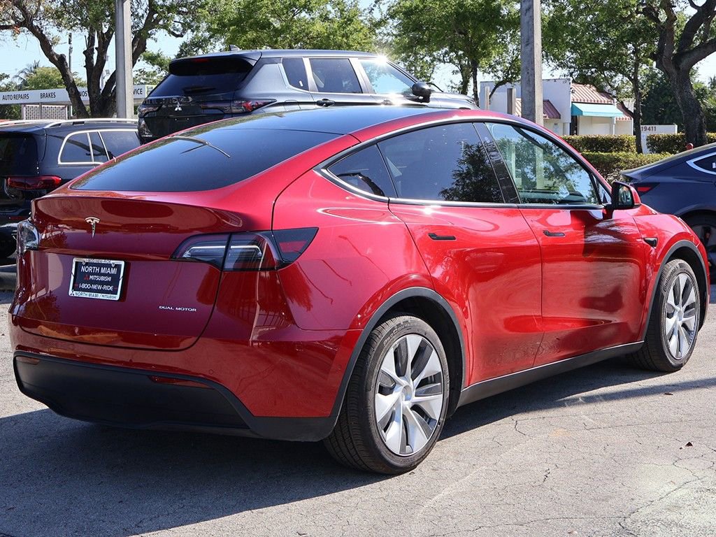 Used 2022 Tesla Model Y Long Range image 10
