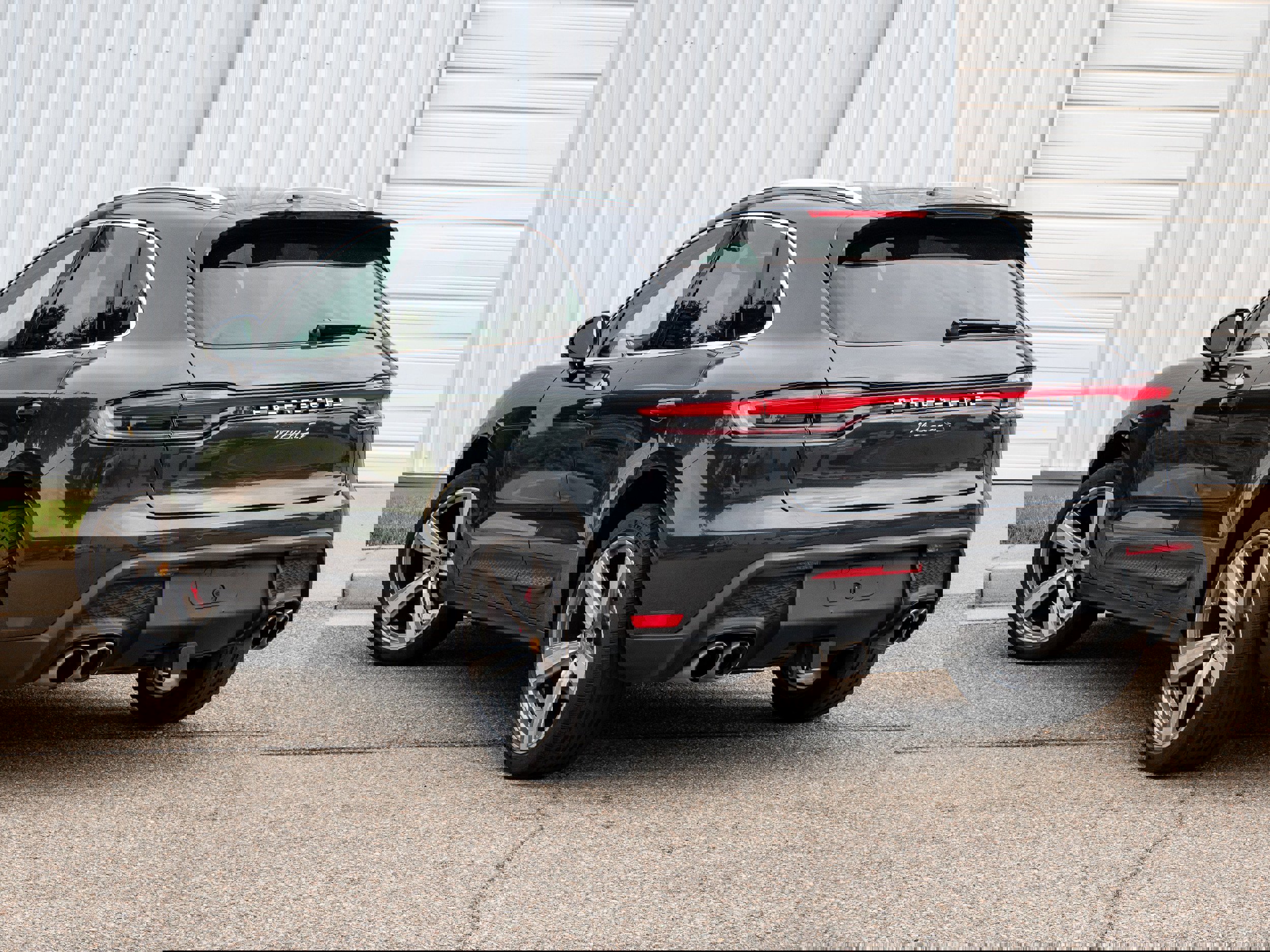 Used 2024 Porsche Macan S image 3