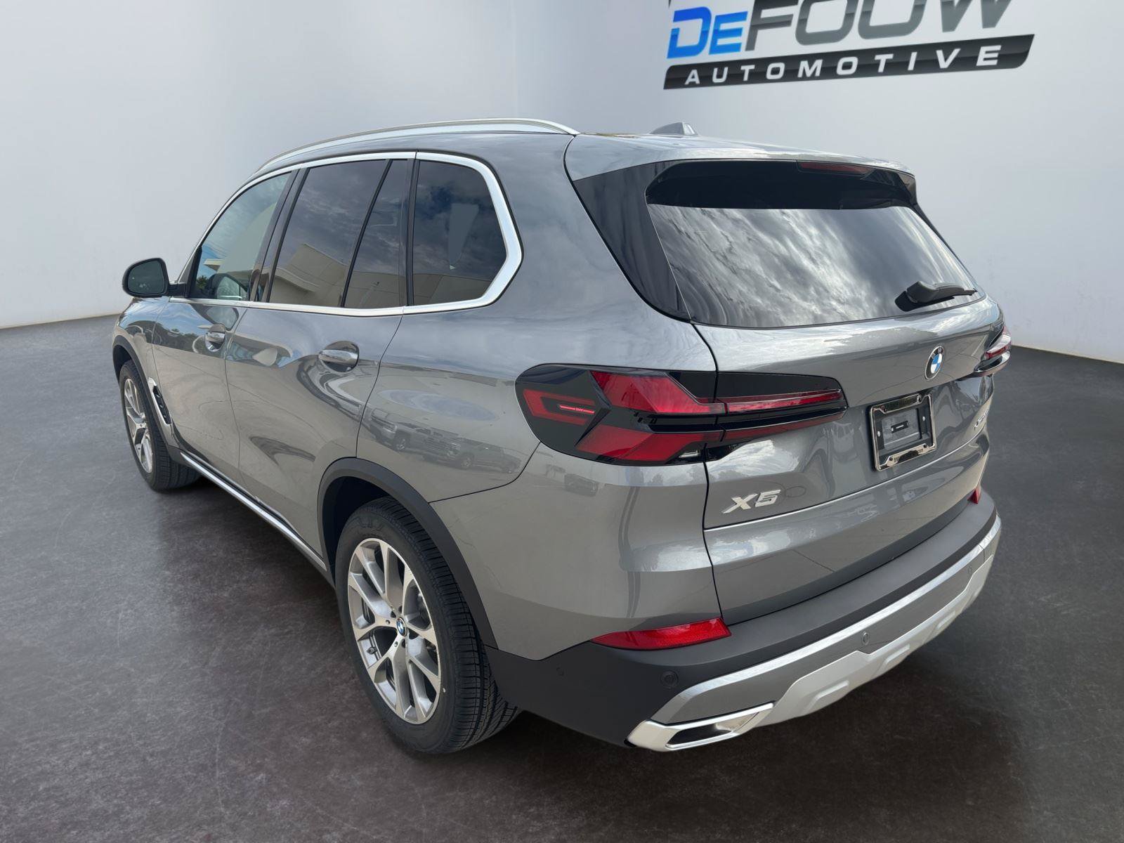 Used 2026 BMW X5 xDrive40i AWD/4WD image 17