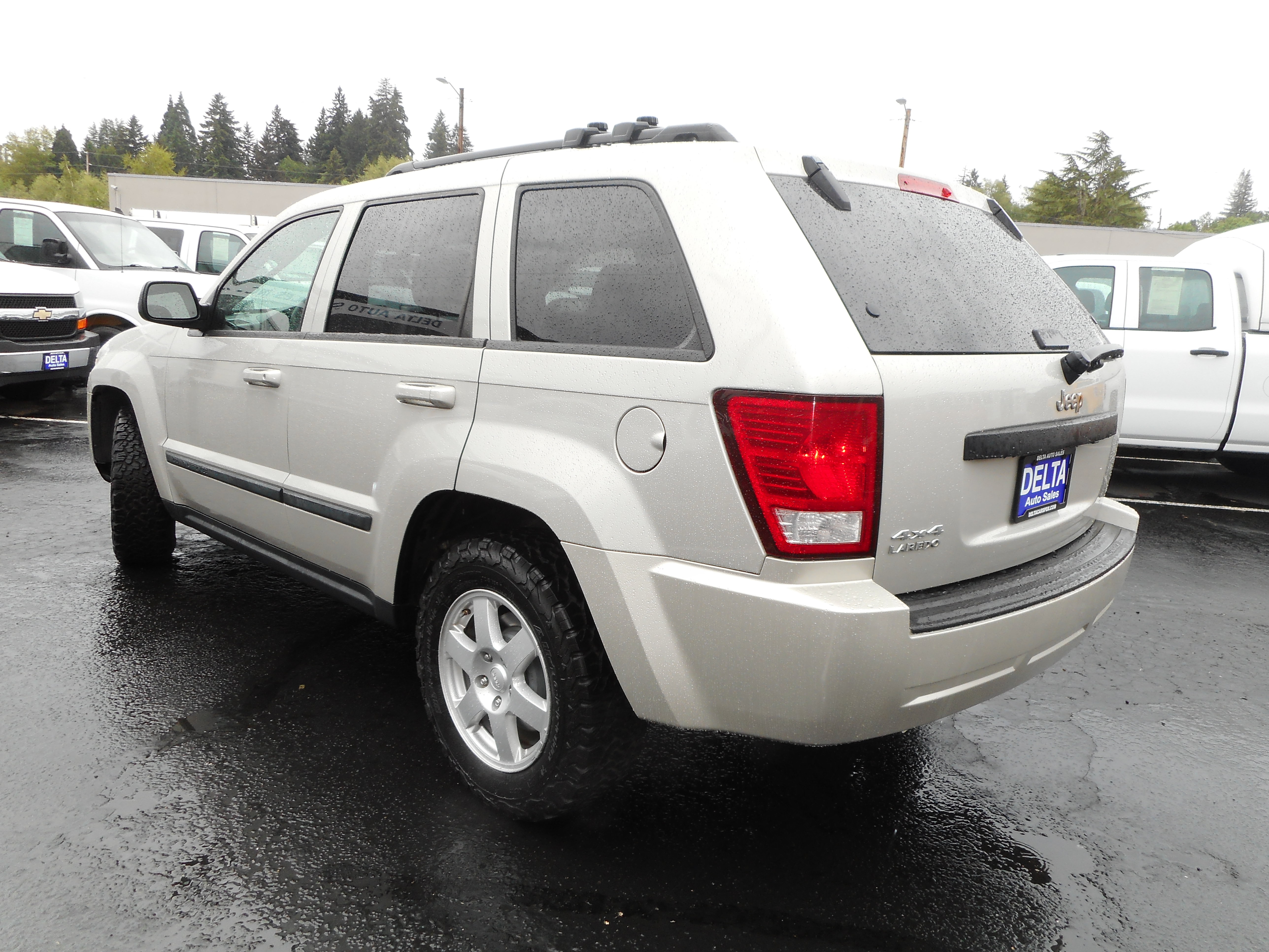 Used 2009 Jeep Grand Cherokee Laredo AWD/4WD image 7