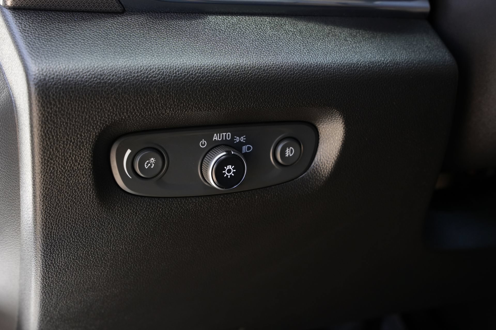 Used 2019 Chevrolet Traverse Premier w/ Redline Edition FWD image 16