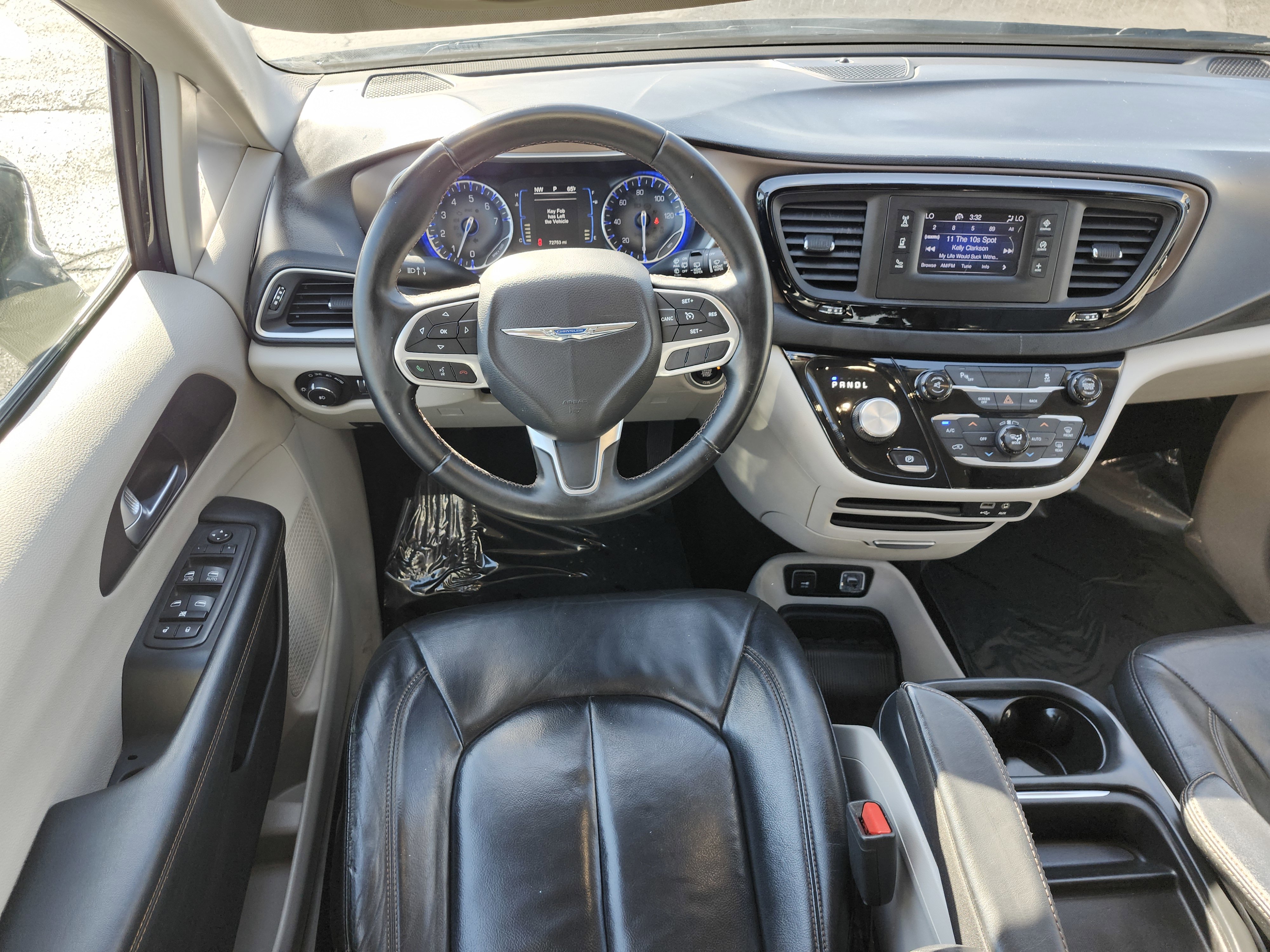 Used 2017 Chrysler Pacifica Touring-L image 24