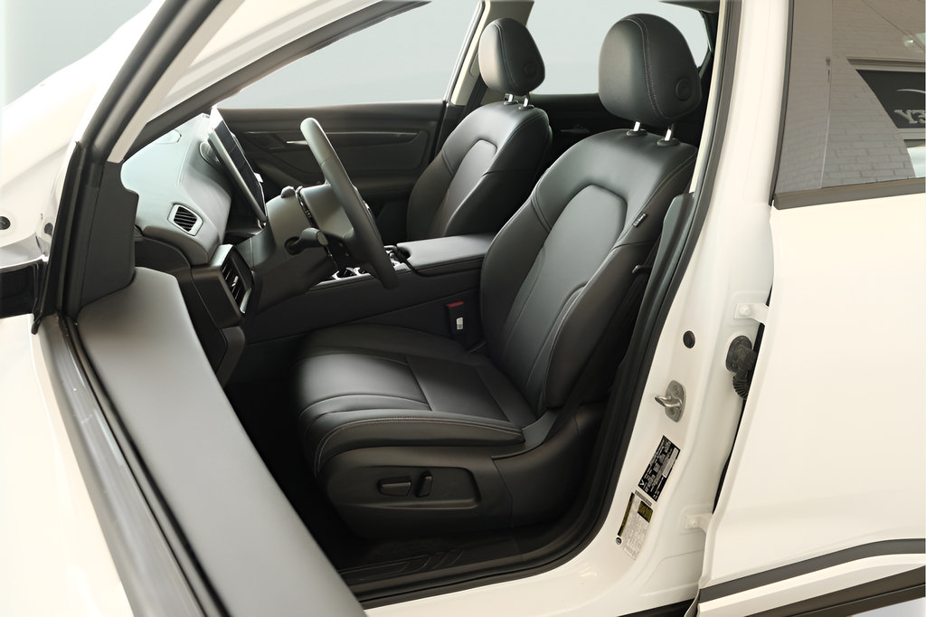 New 2025 VinFast VF 8 Eco AWD/4WD image 11