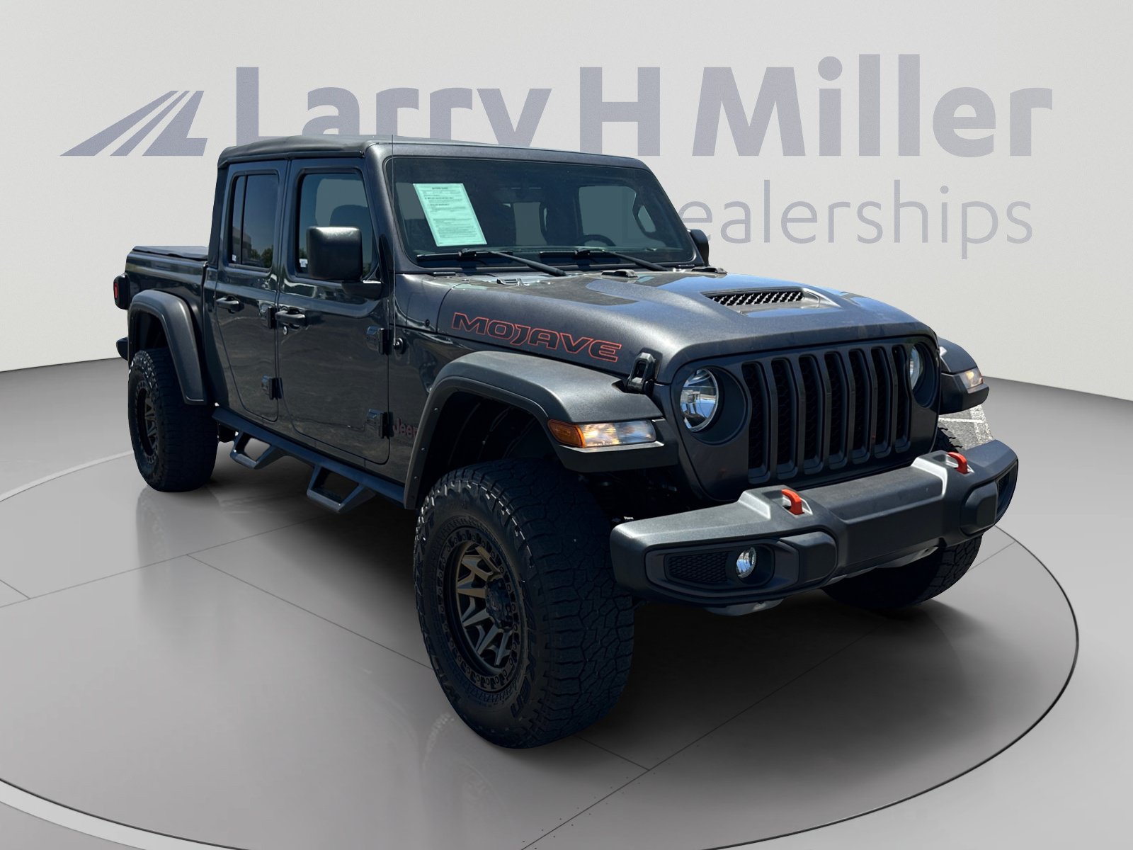 Used 2023 Jeep Gladiator Mojave AWD/4WD image 7