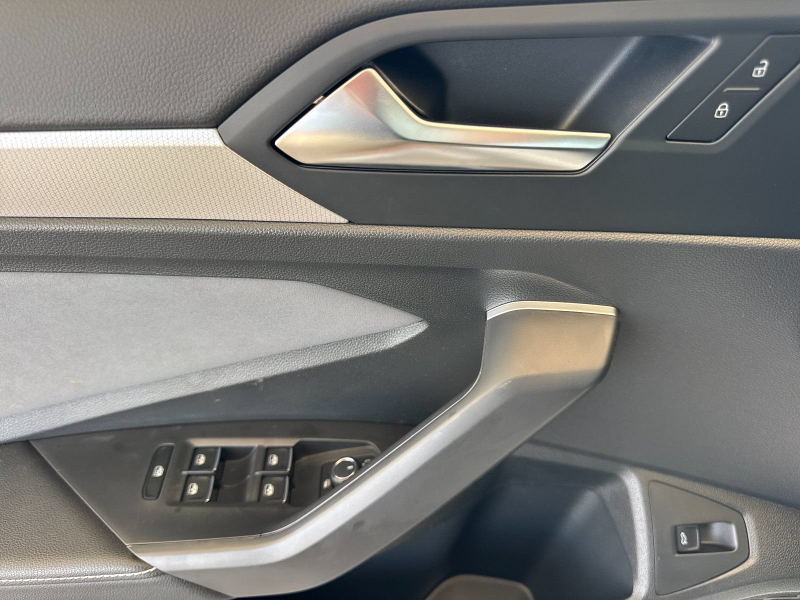 New 2026 Volkswagen Jetta SE FWD image 11
