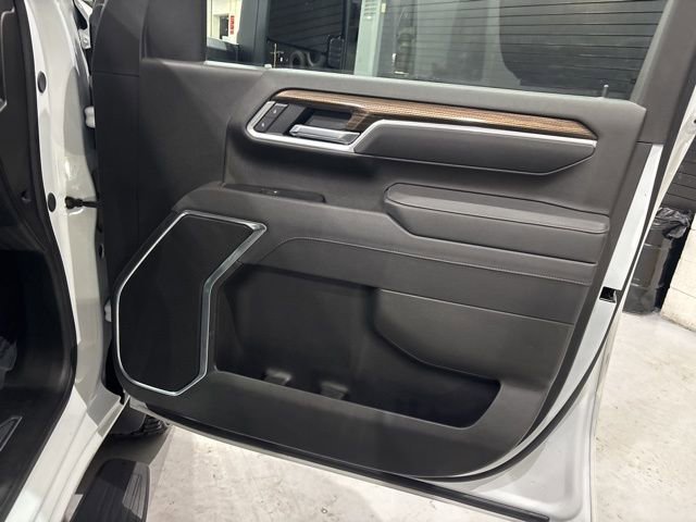 Used 2025 Chevrolet Silverado 2500 LT w/ Convenience Package image 33