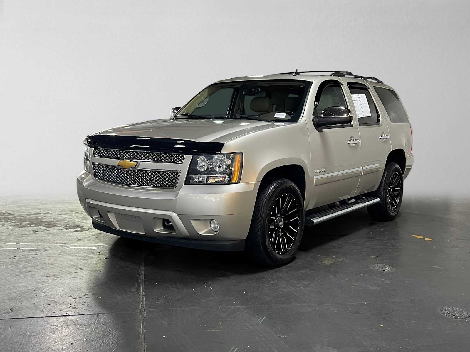 Used 2014 Chevrolet Tahoe LTZ AWD/4WD image 7