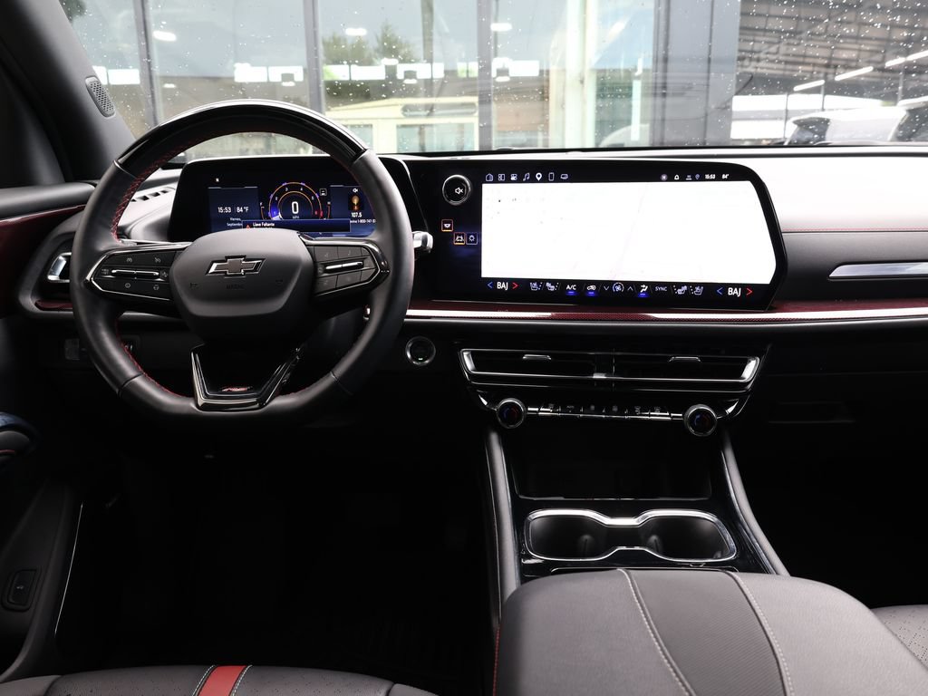 Used 2025 Chevrolet Traverse RS FWD image 27