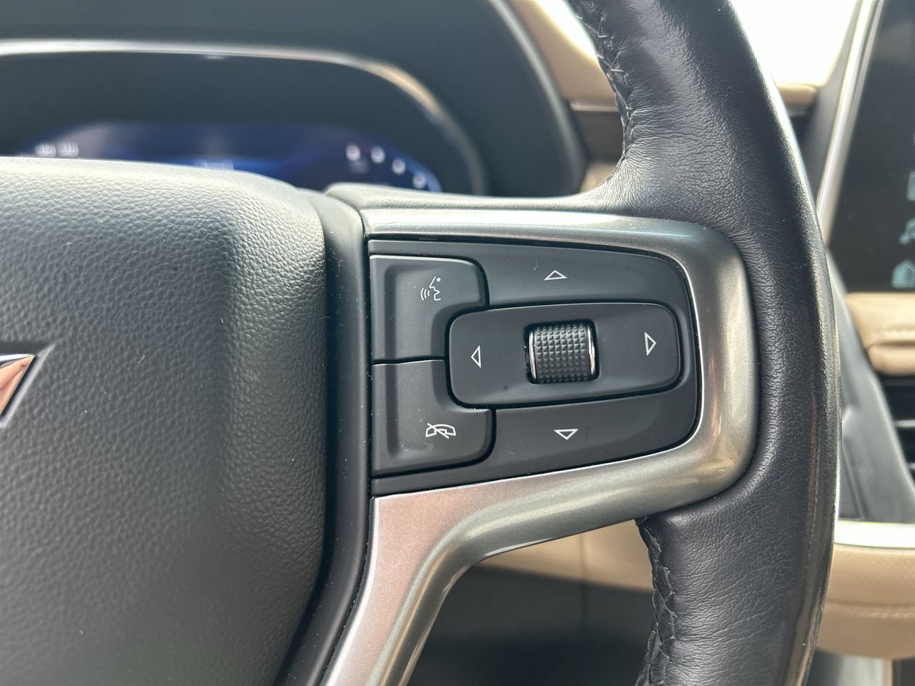 Used 2022 Chevrolet Tahoe Premier AWD/4WD image 32
