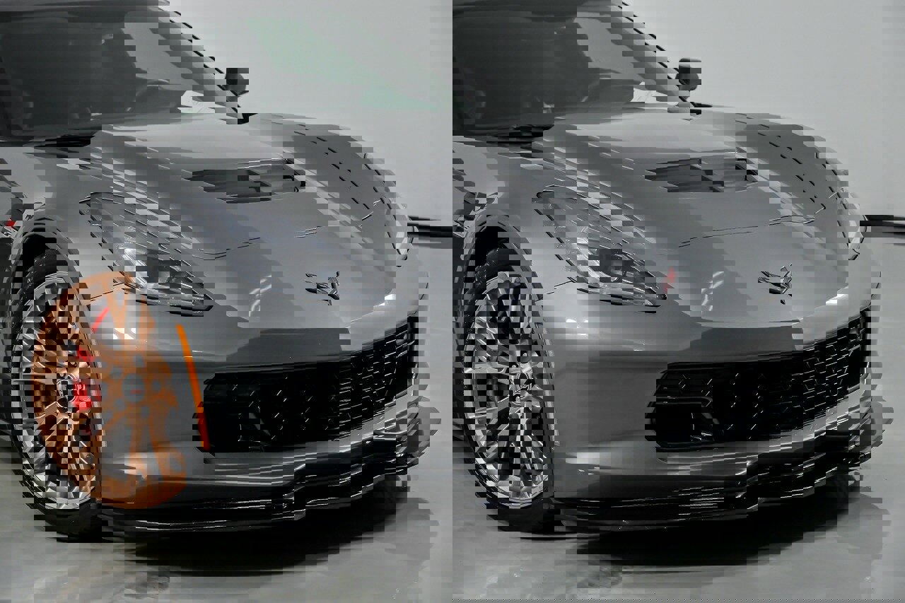 Used 2015 Chevrolet Corvette Z06 w/ 3LZ Preferred Equipment Group image 3