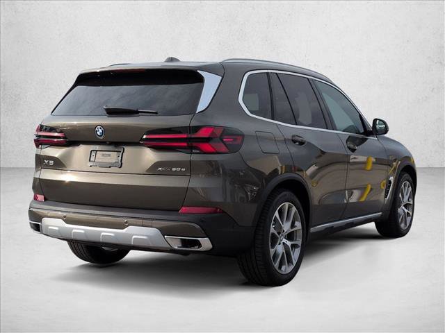 New 2026 BMW X5 xDrive50e image 2