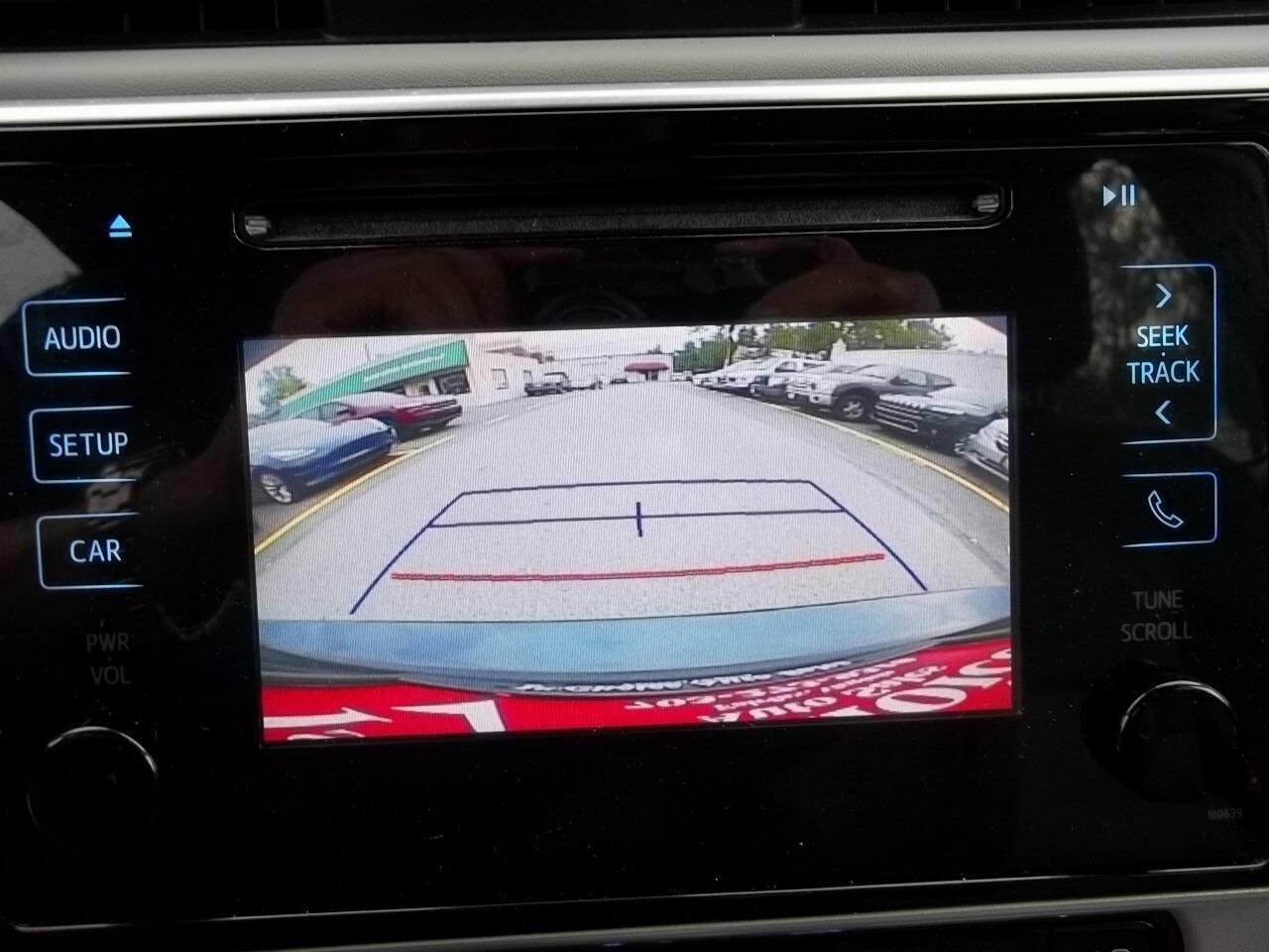 Used 2017 Toyota Corolla LE image 17