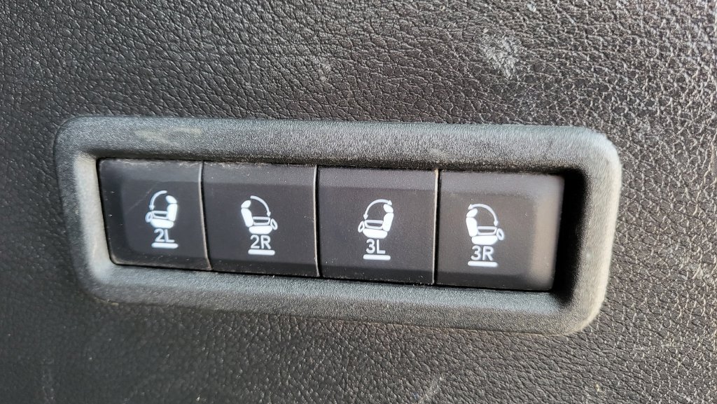 Used 2024 Jeep Wagoneer Series III AWD/4WD image 16