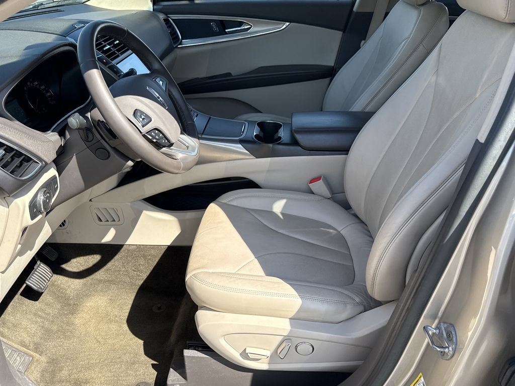 Used 2017 Lincoln MKX Reserve AWD/4WD image 9