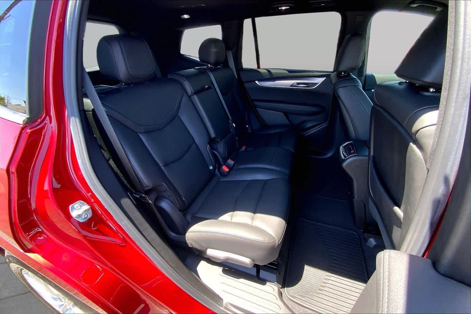 Used 2025 Cadillac XT6 Luxury FWD image 20