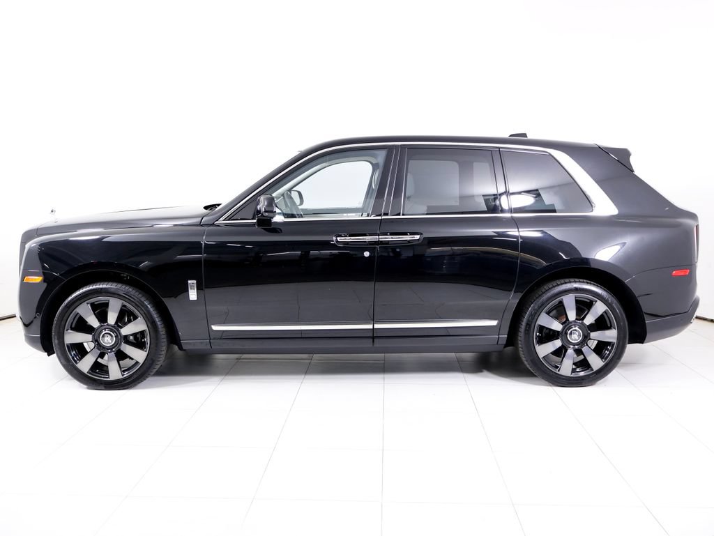 Used 2023 Rolls-Royce Cullinan w/ Technology Package AWD/4WD image 2