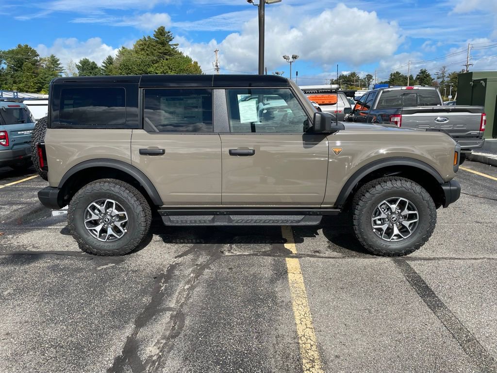 New 2025 Ford Bronco Badlands image 3