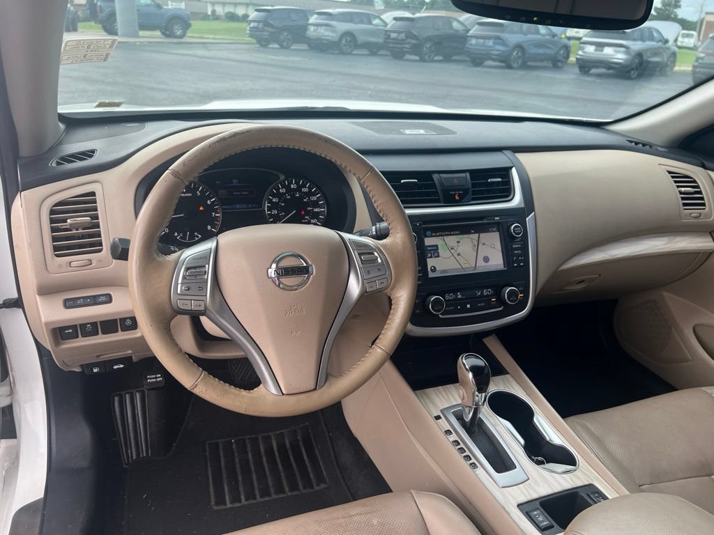 Used 2017 Nissan Altima 2.5 SL w/ Technology Package FWD image 8