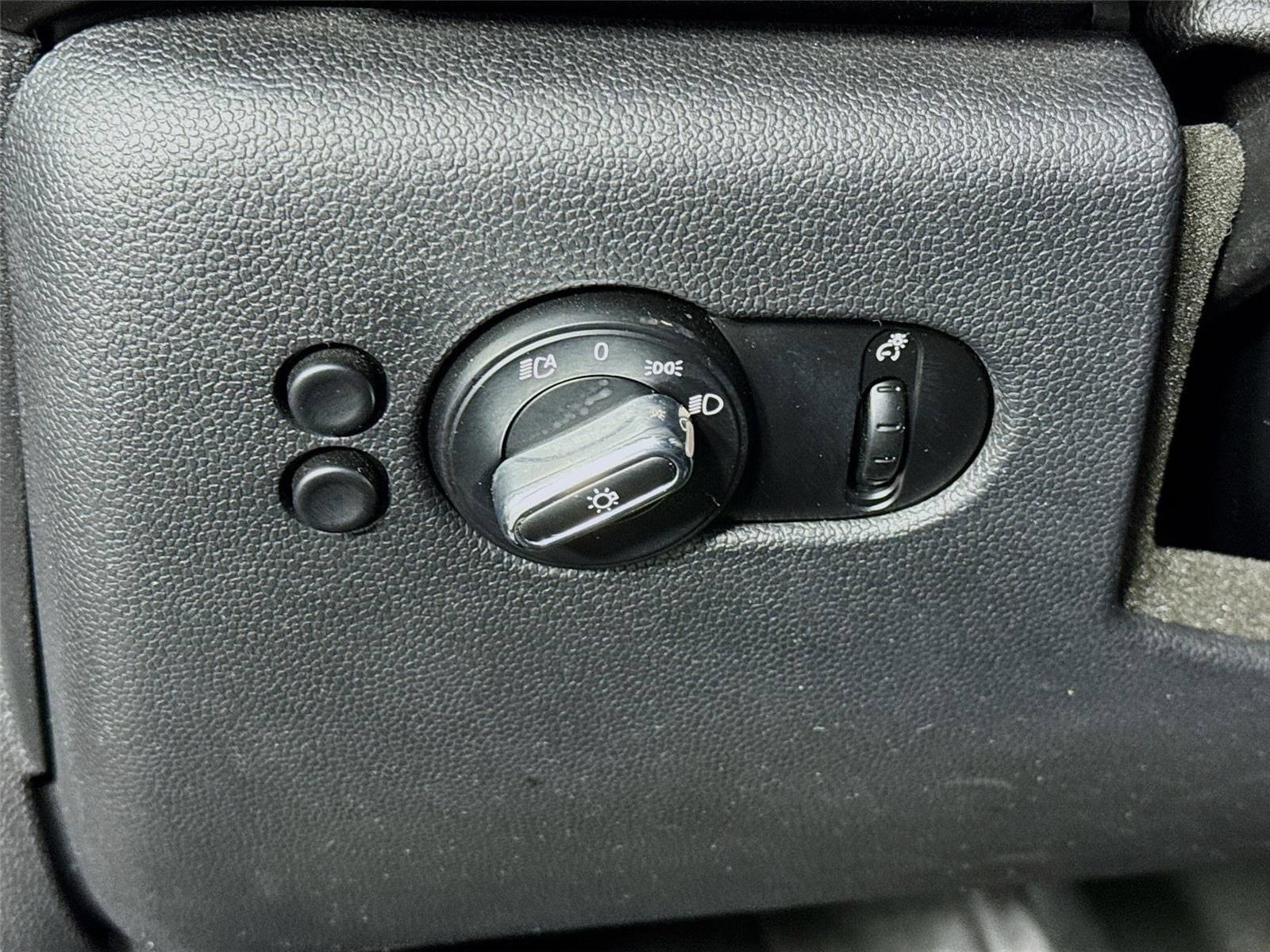 Used 2019 MINI Cooper S FWD image 11