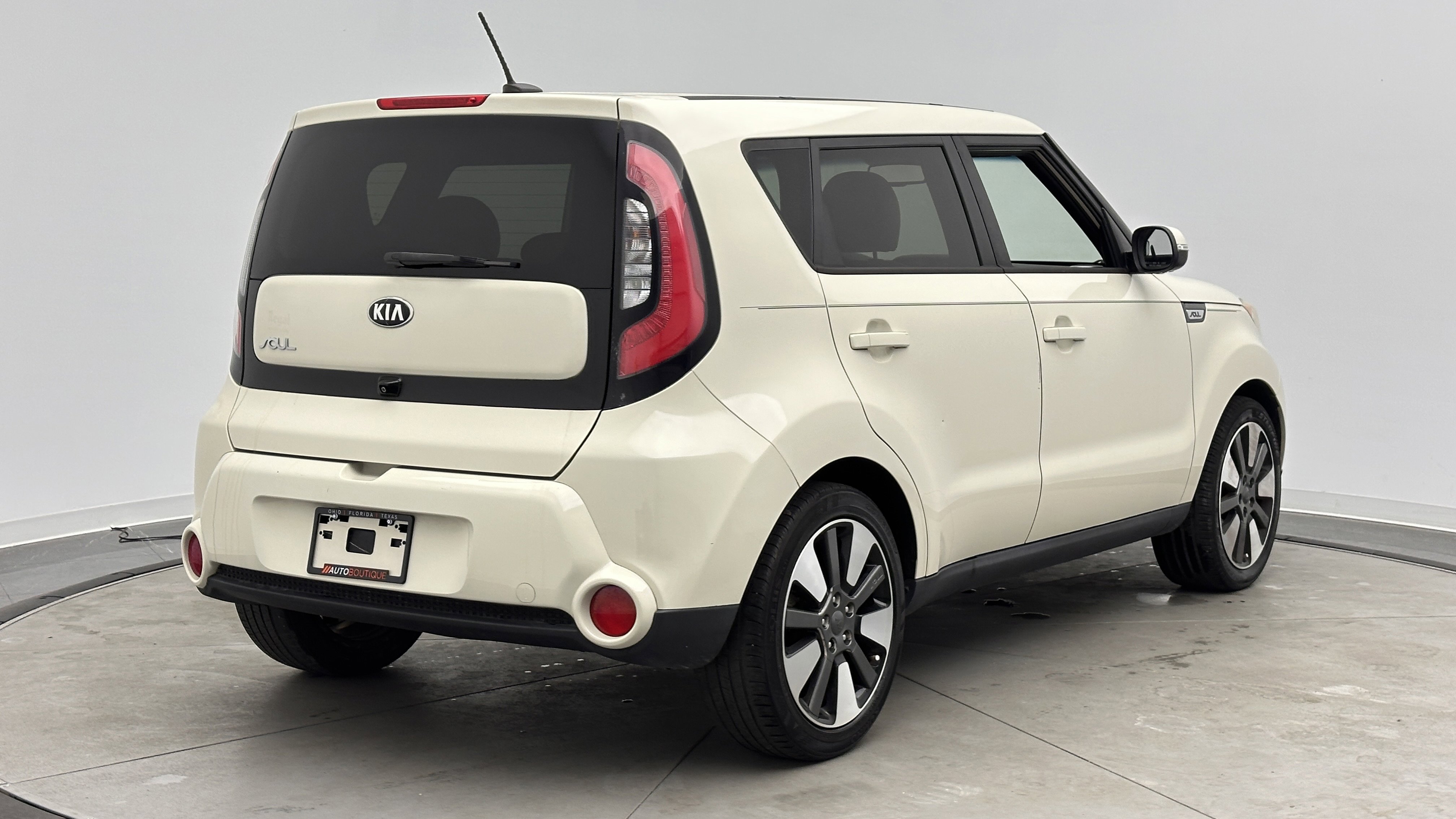 Used 2016 Kia Soul ! w/ Umber Package 1 FWD image 7